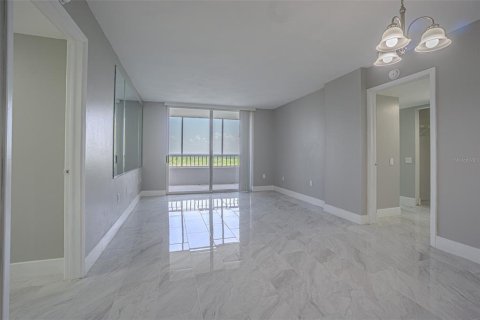 Condominio en venta en Clearwater, Florida, 2 dormitorios, 99.87 m2 № 1850086 - foto 2