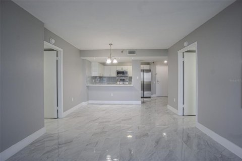 Condominio en venta en Clearwater, Florida, 2 dormitorios, 99.87 m2 № 1850086 - foto 3