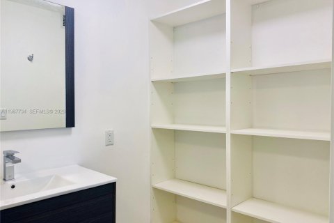 Снять в аренду кондоминиум в Майами-Бич, Флорида 1 спальня, № 2048980 - фото 8