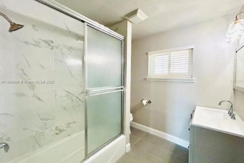 House in Punta Gorda, Florida 2 bedrooms № 2052814 - photo 23