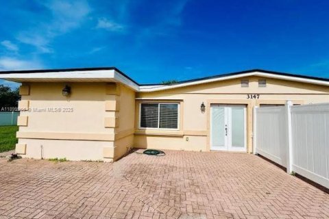 House in Punta Gorda, Florida 2 bedrooms № 2052814 - photo 12