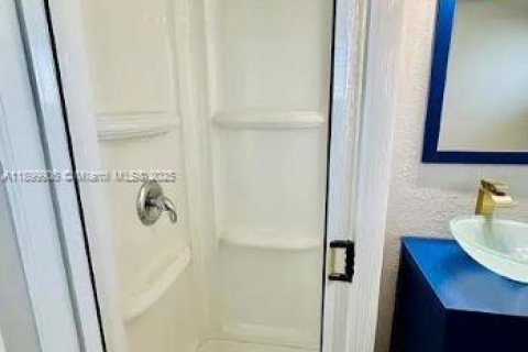 House in Punta Gorda, Florida 2 bedrooms № 2052814 - photo 10