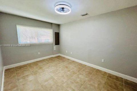 House in Punta Gorda, Florida 2 bedrooms № 2052814 - photo 6