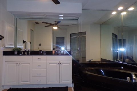 House in Punta Gorda, Florida 5 bedrooms, 242.94 sq.m. № 2239907 - photo 18