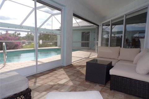 House in Punta Gorda, Florida 5 bedrooms, 242.94 sq.m. № 2239907 - photo 24