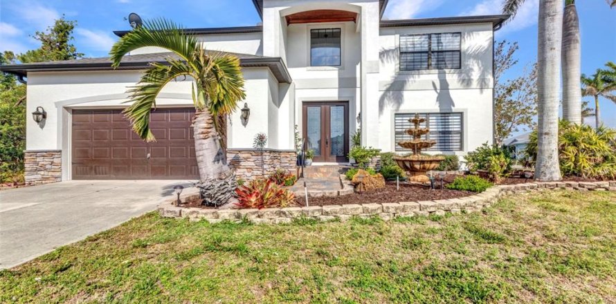 Casa en Port Charlotte, Florida 4 dormitorios, 264.31 m2 № 1680355