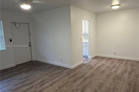 Apartamento en alquiler en Hollywood, Florida, 1 dormitorio № 1991413 - foto 16