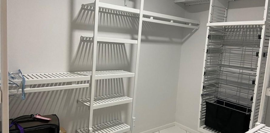 Condo in Lauderdale-by-the-Sea, Florida, 2 bedrooms  № 1179866