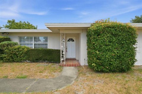 Villa ou maison à vendre à Clearwater, Floride: 3 chambres, 174.56 m2 № 2150724 - photo 2