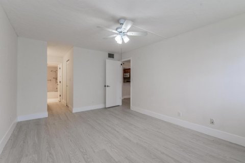 Condominio en venta en Sunrise, Florida, 1 dormitorio, 86.68 m2 № 2081855 - foto 12