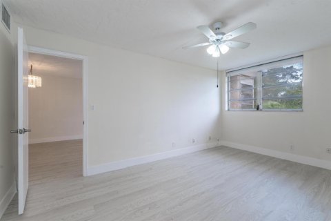 Condominio en venta en Sunrise, Florida, 1 dormitorio, 86.68 m2 № 2081855 - foto 13