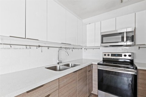 Casa en venta en Hollywood, Florida, 3 dormitorios, 107.3 m2 № 1809703 - foto 8