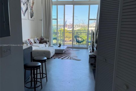 Condo in Miami, Florida, 1 bedroom  № 2082015 - photo 24