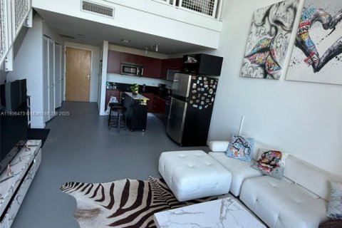 Condo in Miami, Florida, 1 bedroom  № 2082015 - photo 15