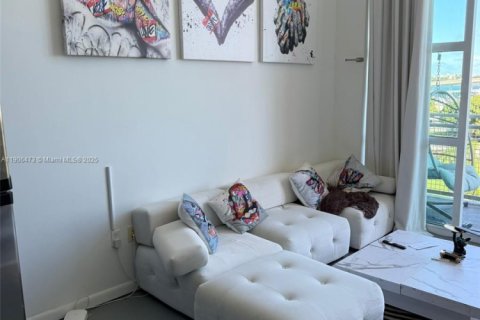 Condo in Miami, Florida, 1 bedroom  № 2082015 - photo 17