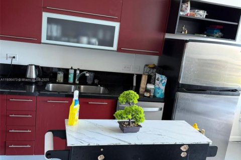 Condo in Miami, Florida, 1 bedroom  № 2082015 - photo 19