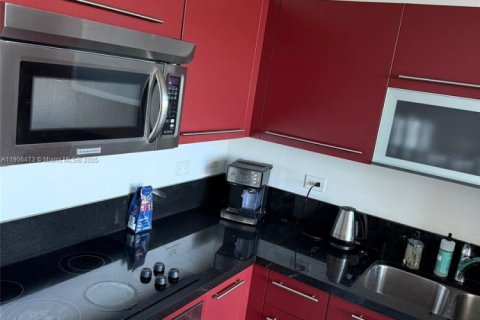 Condo in Miami, Florida, 1 bedroom  № 2082015 - photo 18