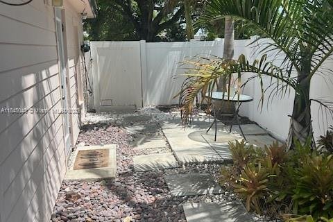 Villa ou maison à louer à Fort Lauderdale, Floride: 1 chambre, 215.16 m2 № 1844058 - photo 2