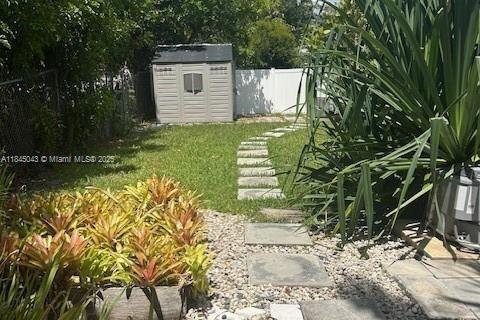 Villa ou maison à louer à Fort Lauderdale, Floride: 1 chambre, 215.16 m2 № 1844058 - photo 10