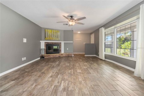 House in Merrit Island, Florida 3 bedrooms, 141.21 sq.m. № 1918273 - photo 10