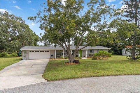 House in Merrit Island, Florida 3 bedrooms, 141.21 sq.m. № 1918273 - photo 2
