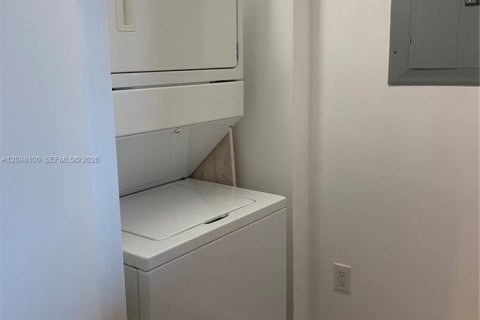 Copropriété à louer à Miami, Floride: 2 chambres, 126.07 m2 № 2394462 - photo 9