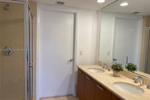 Copropriété à louer à Miami, Floride: 2 chambres, 126.07 m2 № 2394462 - photo 12
