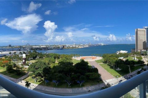 Copropriété à louer à Miami, Floride: 2 chambres, 126.07 m2 № 2394462 - photo 4
