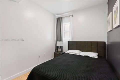 Condo in Miami Beach, Florida, 2 bedrooms  № 2009647 - photo 5