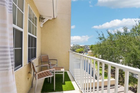Townhouse in Tarpon Springs, Florida 3 bedrooms, 211.35 sq.m. № 2234495 - photo 26