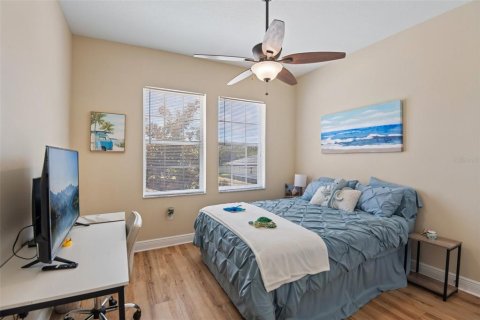 Townhouse in Tarpon Springs, Florida 3 bedrooms, 211.35 sq.m. № 2234495 - photo 20