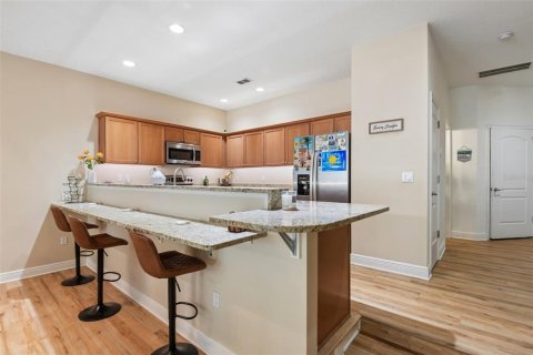 Townhouse in Tarpon Springs, Florida 3 bedrooms, 211.35 sq.m. № 2234495 - photo 8