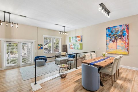 Townhouse in Tarpon Springs, Florida 3 bedrooms, 211.35 sq.m. № 2234495 - photo 5