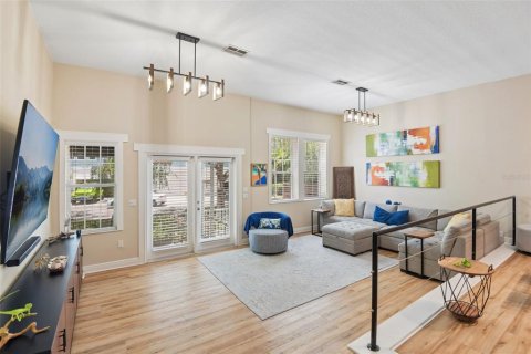 Townhouse in Tarpon Springs, Florida 3 bedrooms, 211.35 sq.m. № 2234495 - photo 6
