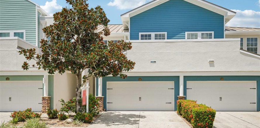 Townhouse in Tarpon Springs, Florida 3 bedrooms, 211.35 sq.m. № 2234495
