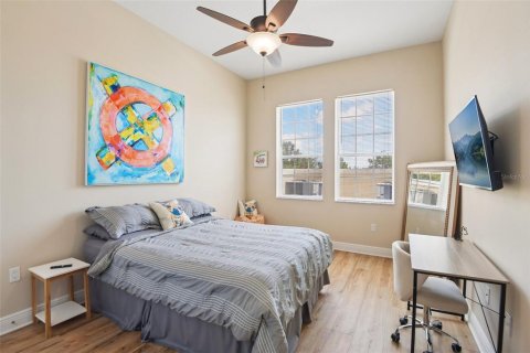 Townhouse in Tarpon Springs, Florida 3 bedrooms, 211.35 sq.m. № 2234495 - photo 22