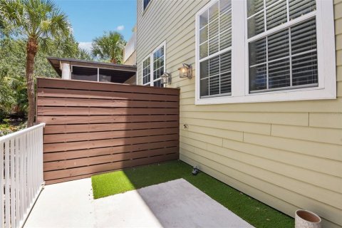 Townhouse in Tarpon Springs, Florida 3 bedrooms, 211.35 sq.m. № 2234495 - photo 27