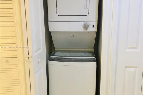 Copropriété à vendre à Miami, Floride: 2 chambres, 81.29 m2 № 1891030 - photo 12