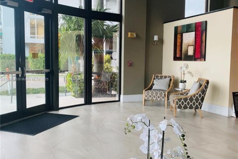 Copropriété à vendre à Miami, Floride: 2 chambres, 81.29 m2 № 1891030 - photo 2