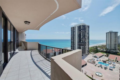 Condo in Riviera Beach, Florida, 2 bedrooms  № 1831980 - photo 16