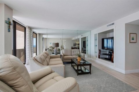 Condo in Riviera Beach, Florida, 2 bedrooms  № 1831980 - photo 10