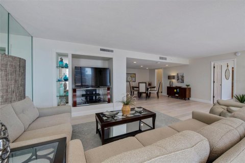 Condo in Riviera Beach, Florida, 2 bedrooms  № 1831980 - photo 12