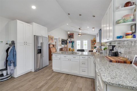 House in Palm Harbor, Florida 3 bedrooms, 131.55 sq.m. № 1618692 - photo 10