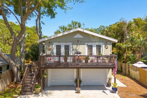 House in Palm Harbor, Florida 3 bedrooms, 131.55 sq.m. № 1618692 - photo 1