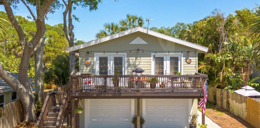 House in Palm Harbor, Florida 3 bedrooms, 131.55 sq.m. № 1618692