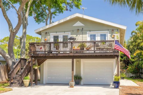 House in Palm Harbor, Florida 3 bedrooms, 131.55 sq.m. № 1618692 - photo 2