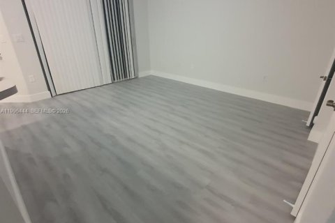 Adosado en venta en Miami, Florida, 3 dormitorios, 164.44 m2 № 2058523 - foto 7