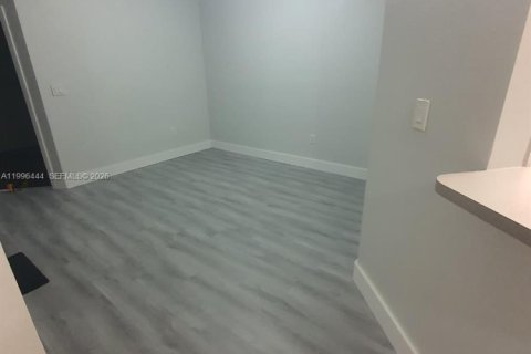 Adosado en venta en Miami, Florida, 3 dormitorios, 164.44 m2 № 2058523 - foto 6