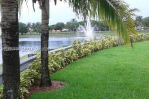 Adosado en venta en Miami, Florida, 3 dormitorios, 164.44 m2 № 2058523 - foto 10