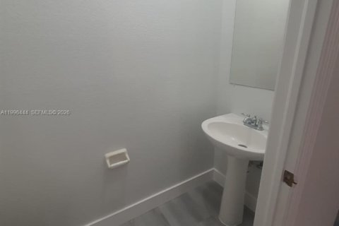 Adosado en venta en Miami, Florida, 3 dormitorios, 164.44 m2 № 2058523 - foto 3